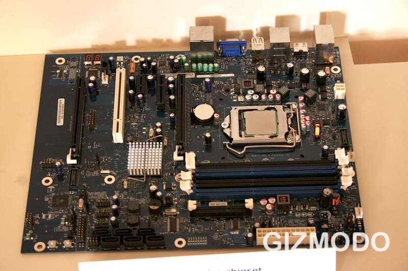Illustration for article titled A Demo of Intel's First 32nm Westmere Processors